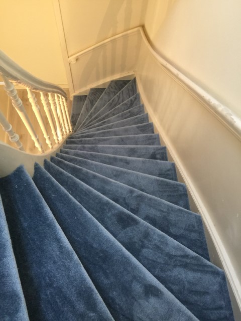 draaitrap blauw tapijt Klein